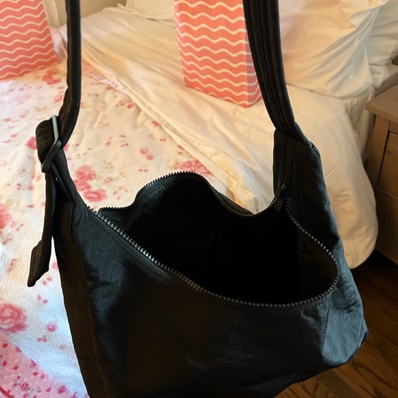 BAGGU Elegant Black Hobo Bag - Picture 3 of 4